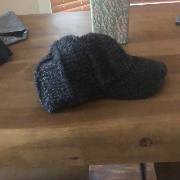 **NEW** Adorable chic cap made from wool - Picture 2 of 2